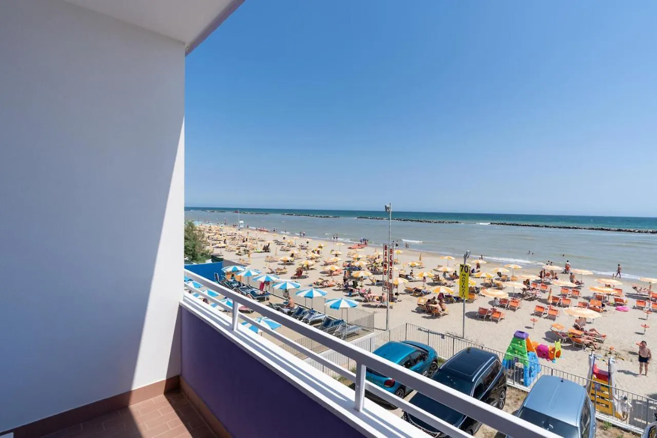 Ξενοδοχείο με διαμερίσματα Beach Suite Hotel Μπελάρια-Ιτζέα Μαρίνα